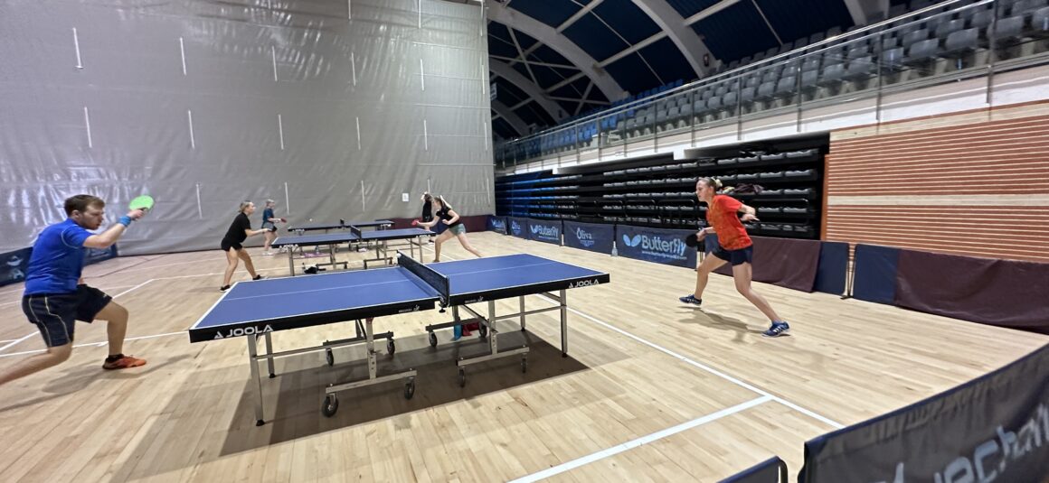 El Club Torrevieja Tenis de Mesa organiza un Campus para jugadores escandinavos en Torrevieja.