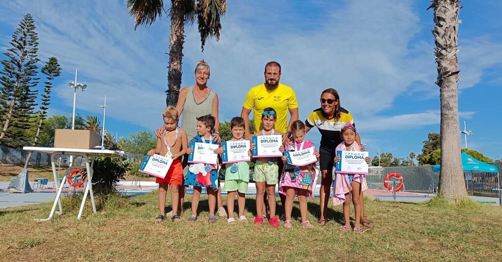 FINALIZADOS LOS CURSOS MUNICIPALES DE NATACIÓN OFRECIDOS LOS MARTES Y JUEVES DEL MES DE AGOSTO