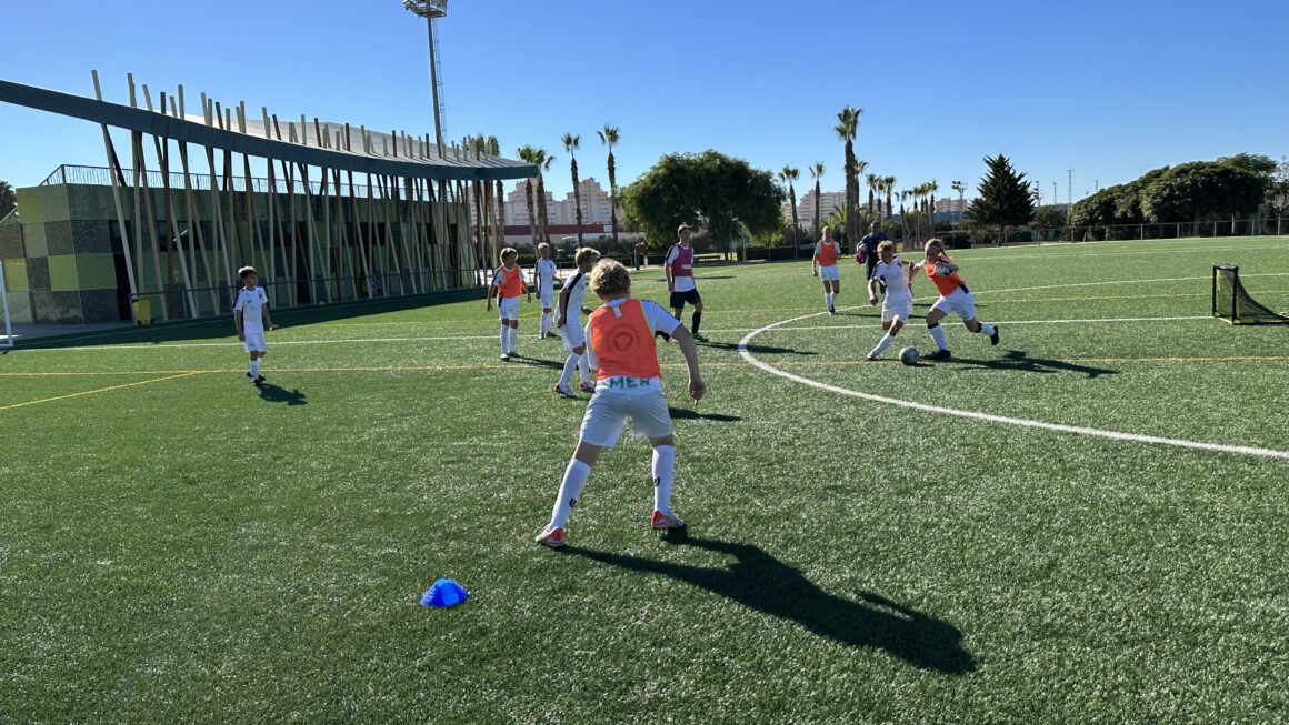 (Español) ⚽️La Agencia de Fútbol FPN Spania vuelve a apostar por Torrevieja Sports City