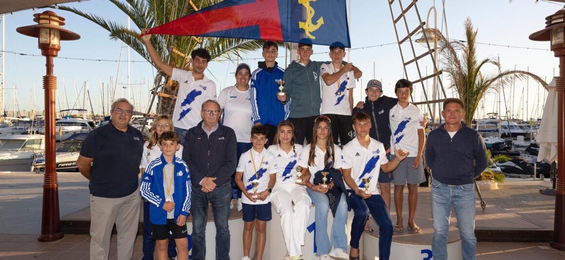 ‍♀️EL EQUIPO DE WINDSURF DEL RCN TORREVIEJA LOGRA CINCO OROS, UNA PLATA Y DOS BRONCES EN LA SEGUNDA PRUEBA AUTONÓMICA