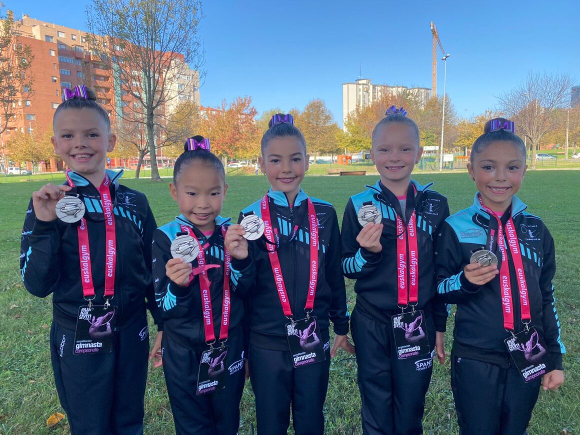 Las benjamines del club gimnasia rítmica Torrevieja subcampeonas en el famoso torneo “Euskalgym”