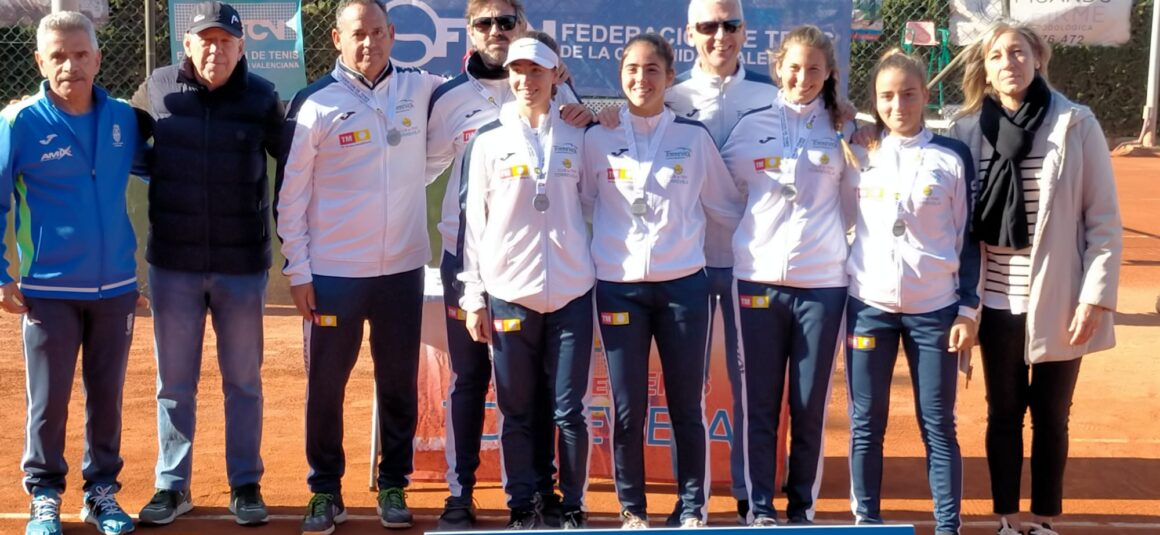 El equipo absoluto femenino de Club de tenis Torrevieja subcampeón de la comunidad valenciana