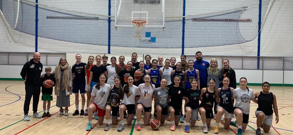 El equipo de baloncesto Polaco Zaglebie Sosnowiec Poland disfruta de nuevo en Torrevieja.