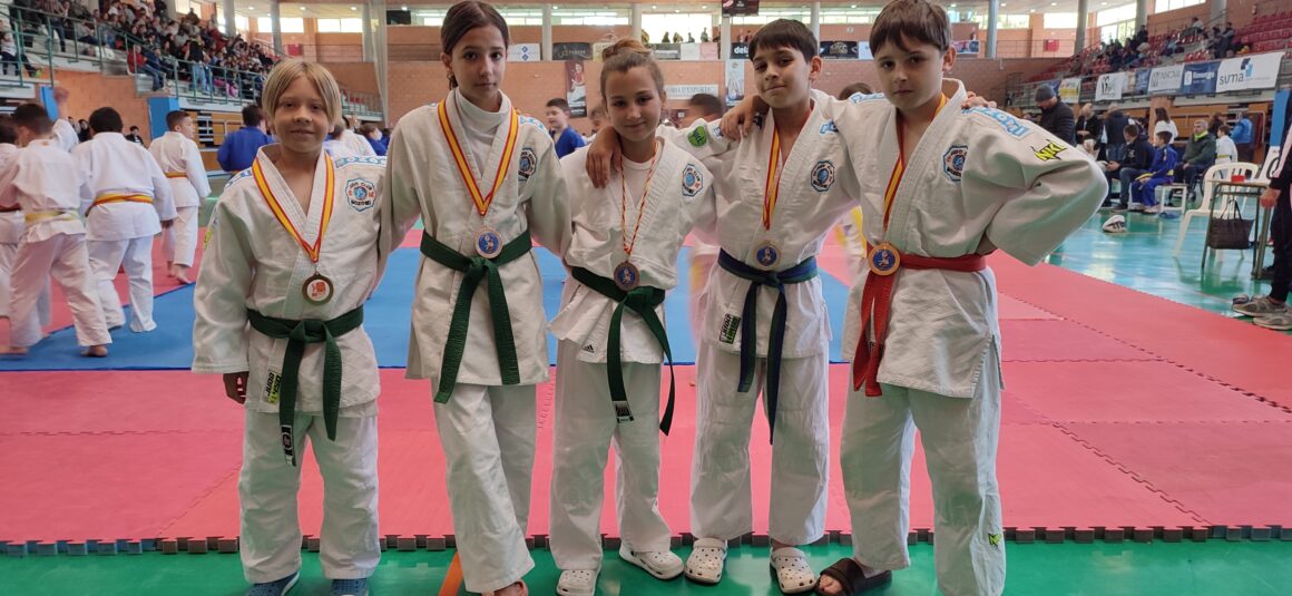 9 MEDALLAS PARA EL JUDO CLUB NOZOMI EN JÁVEA