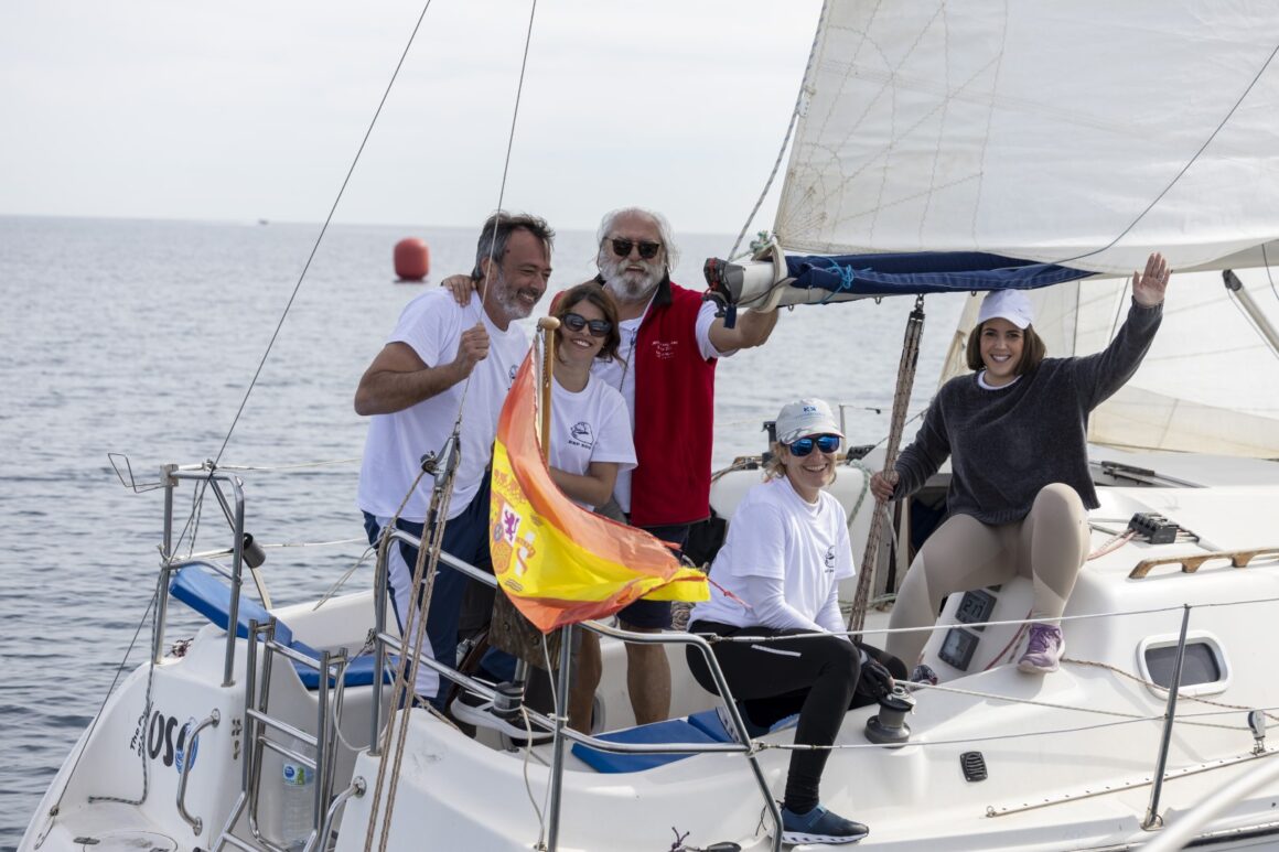 (Español) ⛵️FALAPOUCO, BRISA Y TUMBAITO CAMPEONES DEL TROFEO HALCON VIAJES DE CRUCERO