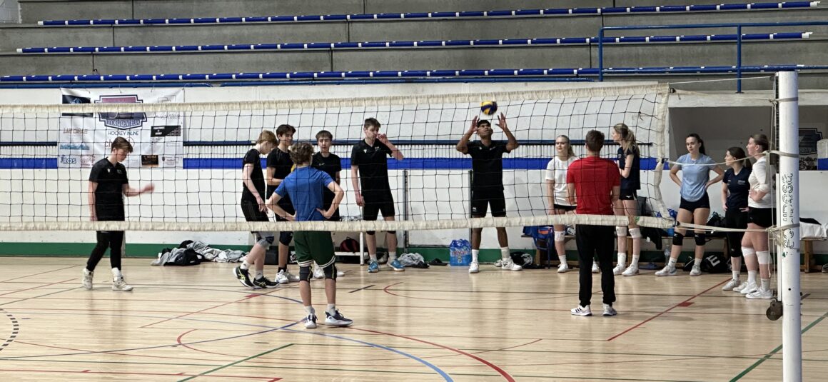 El Instituto Noruego Haugesund Toppidrettsgymnas vuelve a Torrevieja a desarrollar sus vacaciones deportivas.