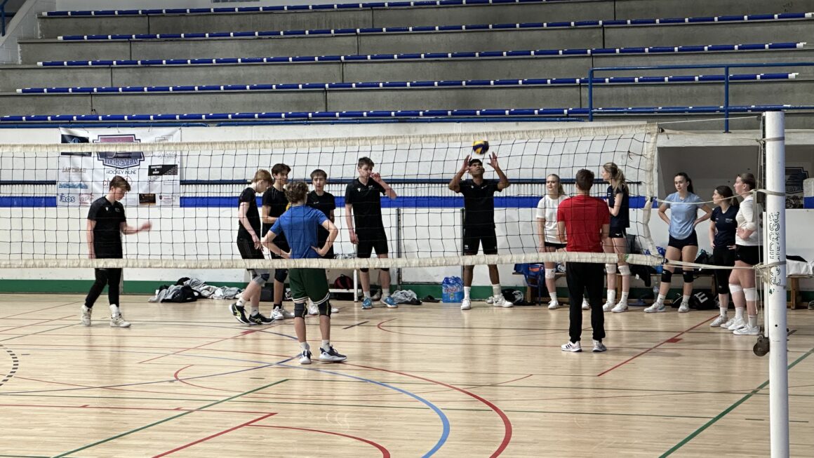 (Español) El Instituto Noruego Haugesund Toppidrettsgymnas vuelve a Torrevieja a desarrollar sus vacaciones deportivas.