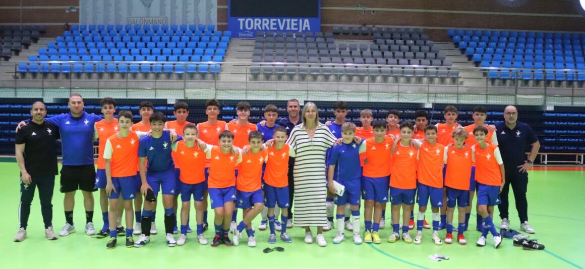⚽️La Selección Valenciana masculina de fútbol sala sub12 y sub14 entrena en las instalaciones deportivas Municipales.