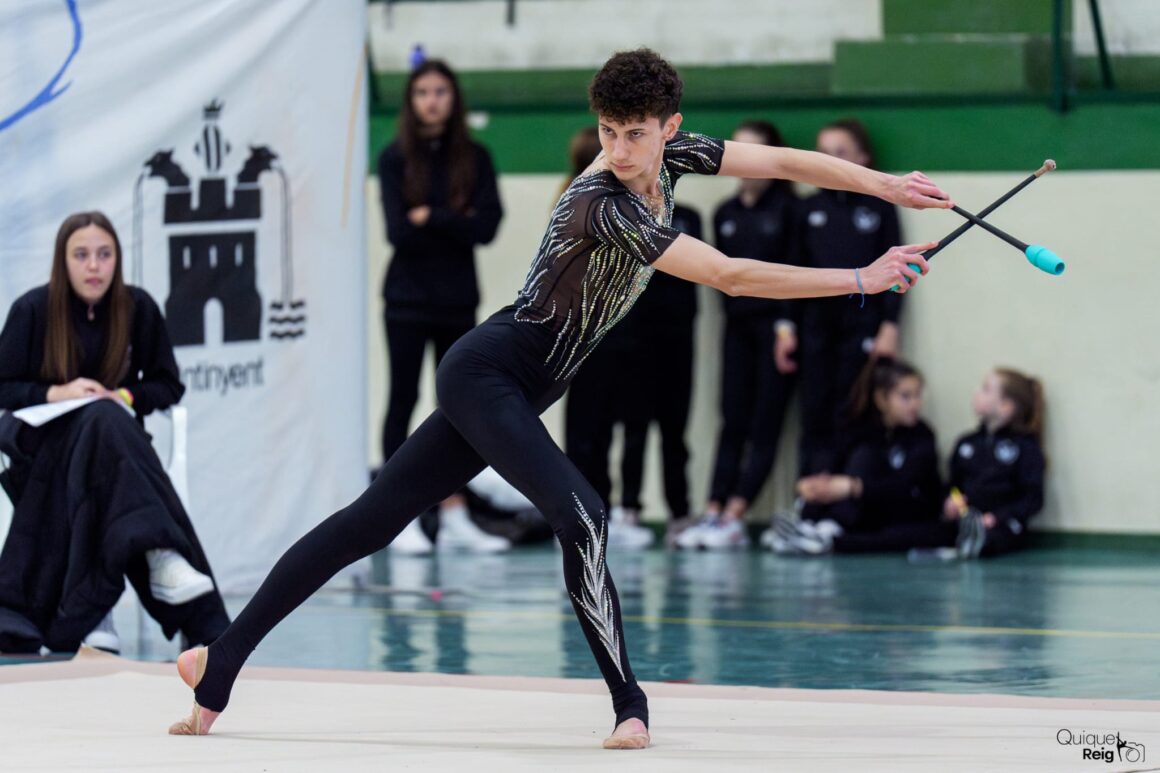 (Español) ‍♂️ALEJANDRO MARTÍNEZ DEL CLUB GIMNASIA RITMICA TORREVIEJA 6 DE ESPAÑA