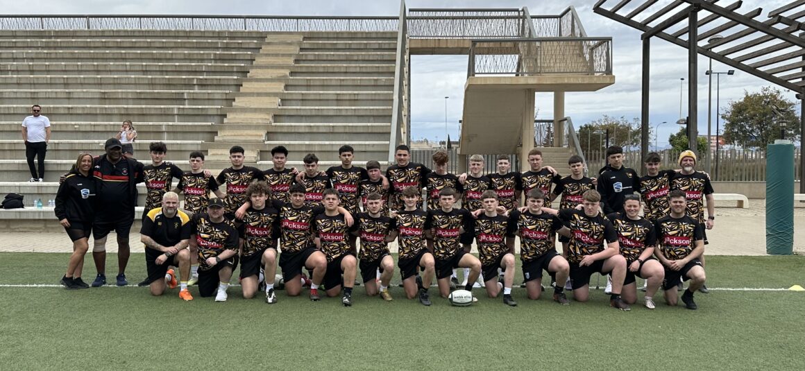 El grupo de Rugby ST ALBANS RUGBY GALES visita la Ciudad Deportiva de Torrevieja.