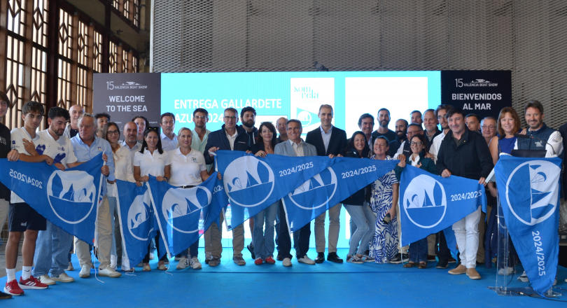⛵️LA ESCUELA DE VELA DEL RCN TORREVIEJA RECIBE LA DISTINCIÓN DEL GALLARDETE AZUL DE ADEAC-FEDERACIÓN DE VELA COMUNITAT VALENCIANA