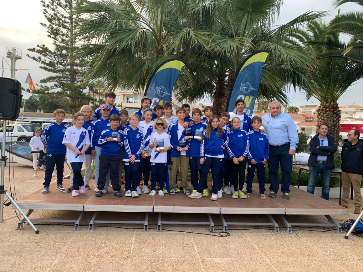 ⛵️DOS OROS, DOS PLATAS Y CUATRO BRONCES EN EL OPEN CLASE OPTIMIST EN EL CLUB NÁUTICO DE ALTEA