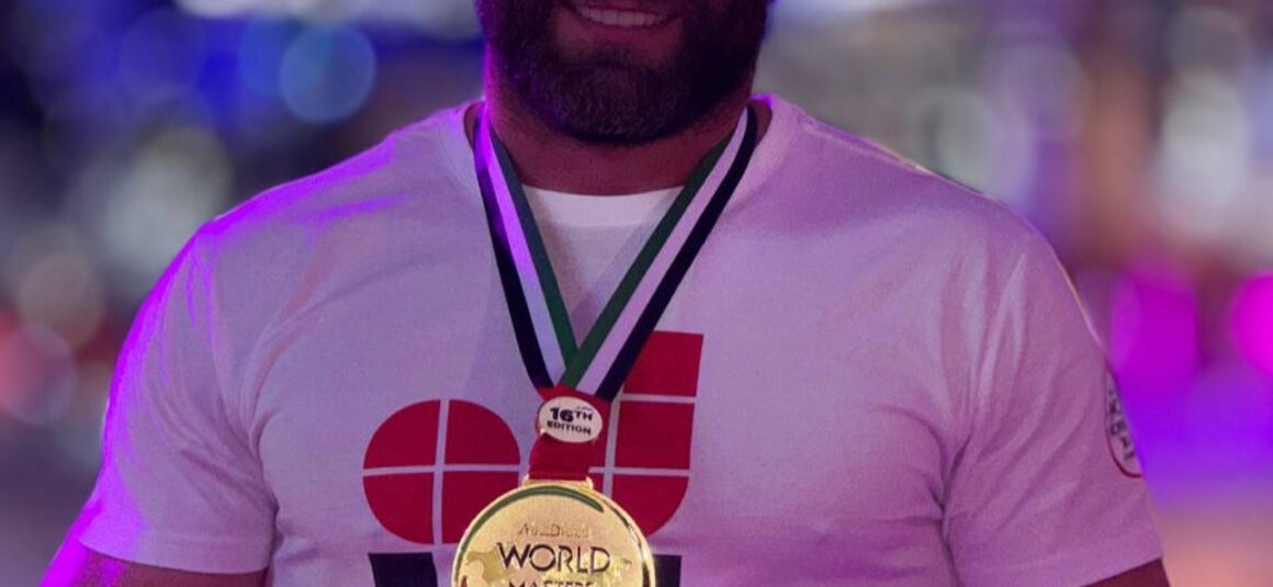 (Español) Yury Pashkovich del club de lucha MANO A MANO de Torrevieja CAMPEÓN DEL MUNDO MÁSTER JIU JITSU